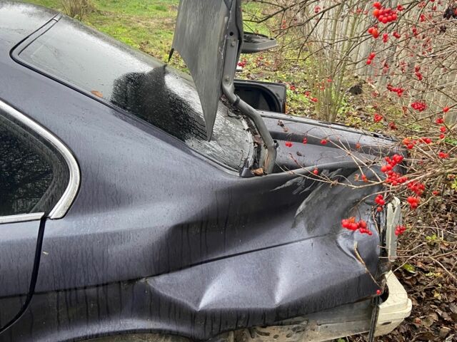 Сірий БМВ 5 Серія, об'ємом двигуна 2 л та пробігом 300 тис. км за 600 $, фото 3 на Automoto.ua