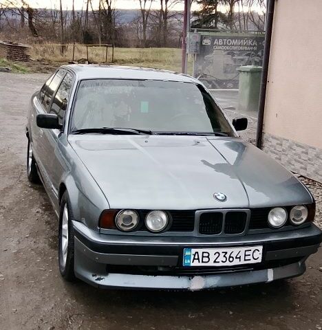 Серый БМВ 5 Серия, объемом двигателя 2.5 л и пробегом 300 тыс. км за 2200 $, фото 2 на Automoto.ua