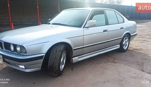 Серый БМВ 5 Серия, объемом двигателя 2.5 л и пробегом 332 тыс. км за 4200 $, фото 1 на Automoto.ua