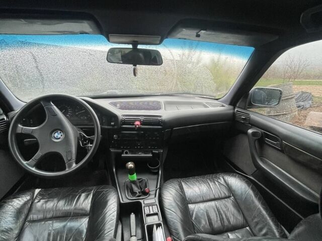 Серый БМВ 5 Серия, объемом двигателя 2.5 л и пробегом 500 тыс. км за 2400 $, фото 3 на Automoto.ua