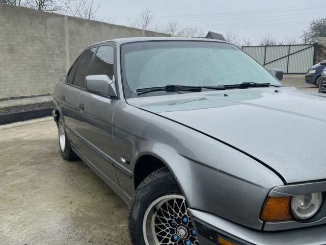 Серый БМВ 5 Серия, объемом двигателя 2.5 л и пробегом 500 тыс. км за 2400 $, фото 2 на Automoto.ua