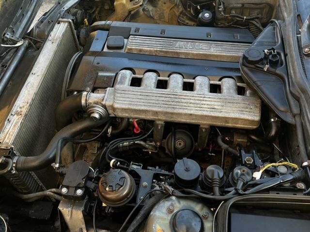 Серый БМВ 5 Серия, объемом двигателя 2.4 л и пробегом 535 тыс. км за 2500 $, фото 6 на Automoto.ua