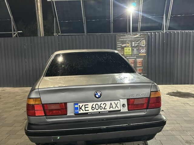 Серый БМВ 5 Серия, объемом двигателя 2 л и пробегом 1 тыс. км за 2600 $, фото 2 на Automoto.ua