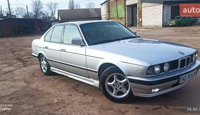 Серый БМВ 5 Серия, объемом двигателя 2.5 л и пробегом 332 тыс. км за 4200 $, фото 2 на Automoto.ua