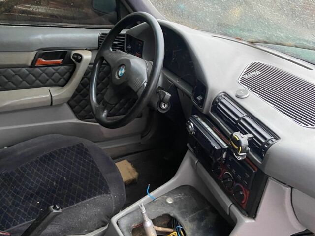 Сірий БМВ 5 Серія, об'ємом двигуна 2 л та пробігом 300 тис. км за 600 $, фото 2 на Automoto.ua