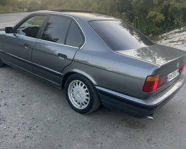 Серый БМВ 5 Серия, объемом двигателя 2 л и пробегом 414 тыс. км за 3400 $, фото 5 на Automoto.ua