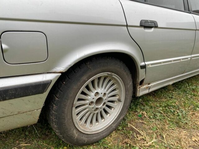 Сірий БМВ 5 Серія, об'ємом двигуна 2.5 л та пробігом 259 тис. км за 1900 $, фото 7 на Automoto.ua