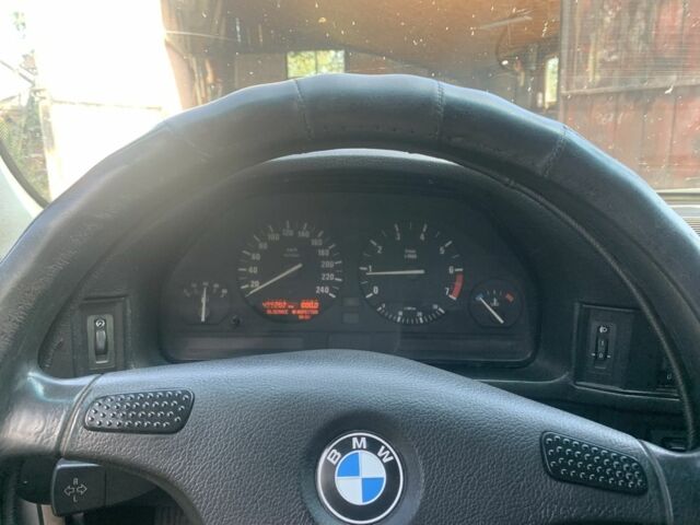 Серый БМВ 5 Серия, объемом двигателя 2 л и пробегом 480 тыс. км за 2700 $, фото 5 на Automoto.ua