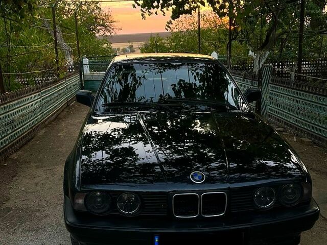 Сірий БМВ 5 Серія, об'ємом двигуна 2 л та пробігом 0 тис. км за 3000 $, фото 1 на Automoto.ua