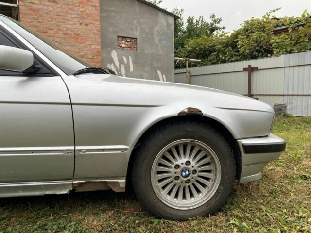 Сірий БМВ 5 Серія, об'ємом двигуна 2.5 л та пробігом 259 тис. км за 1900 $, фото 10 на Automoto.ua