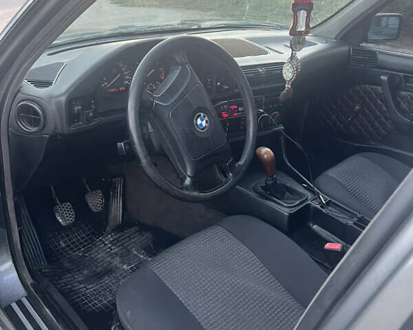 Серый БМВ 5 Серия, объемом двигателя 2 л и пробегом 414 тыс. км за 3400 $, фото 12 на Automoto.ua