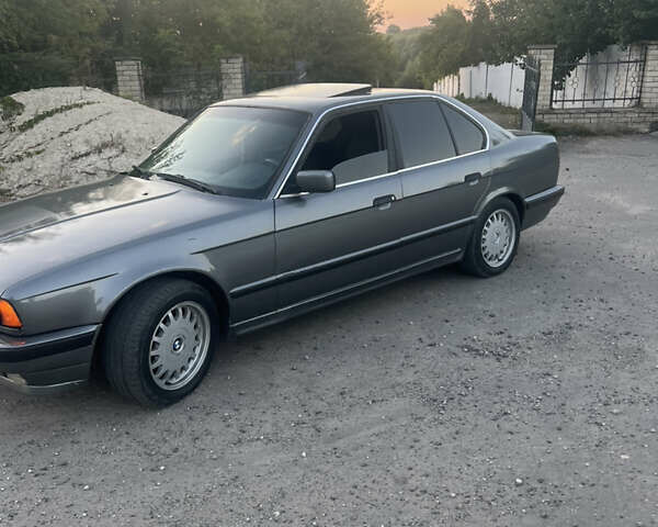 Серый БМВ 5 Серия, объемом двигателя 2 л и пробегом 414 тыс. км за 3400 $, фото 6 на Automoto.ua