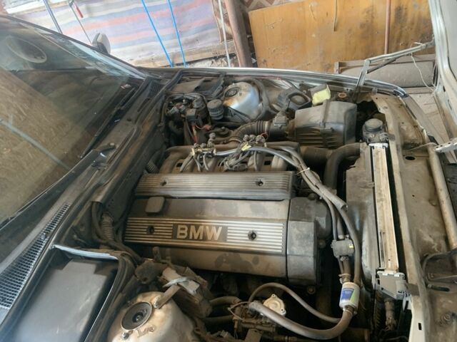 Серый БМВ 5 Серия, объемом двигателя 2 л и пробегом 480 тыс. км за 2700 $, фото 3 на Automoto.ua