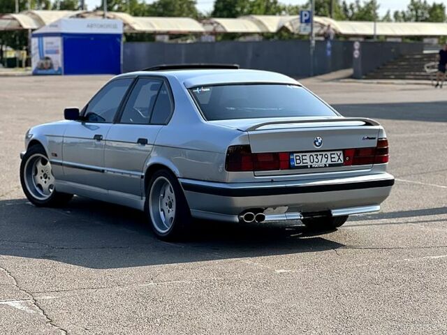 Серый БМВ 5 Серия, объемом двигателя 2.5 л и пробегом 0 тыс. км за 3200 $, фото 4 на Automoto.ua