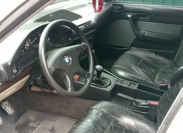 Серый БМВ 5 Серия, объемом двигателя 0 л и пробегом 350 тыс. км за 1000 $, фото 5 на Automoto.ua