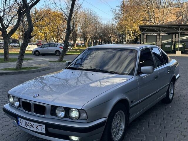 Сірий БМВ 5 Серія, об'ємом двигуна 2.5 л та пробігом 400 тис. км за 3300 $, фото 1 на Automoto.ua