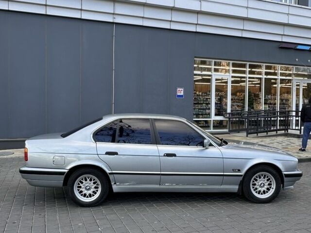 Сірий БМВ 5 Серія, об'ємом двигуна 2.5 л та пробігом 400 тис. км за 3300 $, фото 11 на Automoto.ua