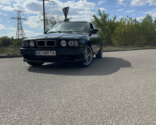 Серый БМВ 5 Серия, объемом двигателя 1.99 л и пробегом 200 тыс. км за 3500 $, фото 1 на Automoto.ua