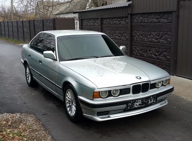 Серый БМВ 5 Серия, объемом двигателя 0 л и пробегом 350 тыс. км за 1000 $, фото 1 на Automoto.ua