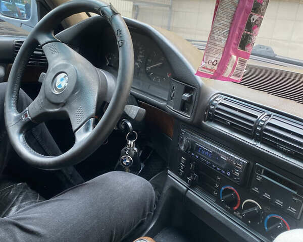 Сірий БМВ 5 Серія, об'ємом двигуна 1.99 л та пробігом 384 тис. км за 3200 $, фото 5 на Automoto.ua