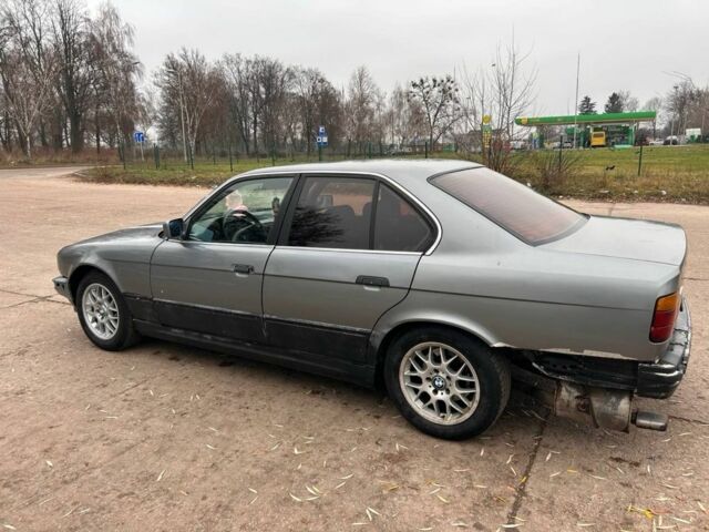 Серый БМВ 5 Серия, объемом двигателя 2 л и пробегом 3 тыс. км за 2300 $, фото 5 на Automoto.ua