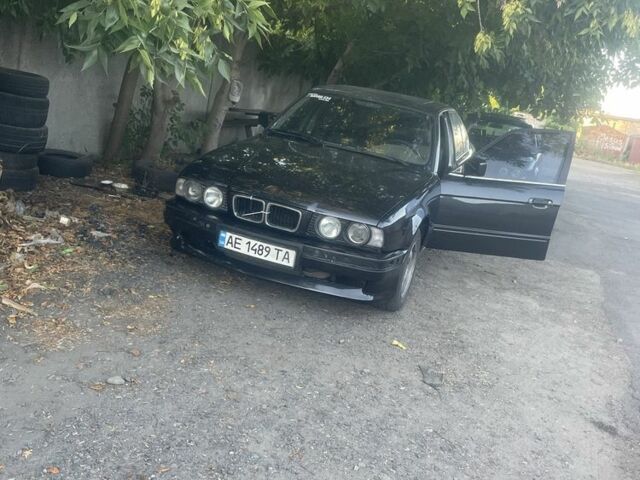 Серый БМВ 5 Серия, объемом двигателя 2 л и пробегом 30 тыс. км за 3500 $, фото 2 на Automoto.ua