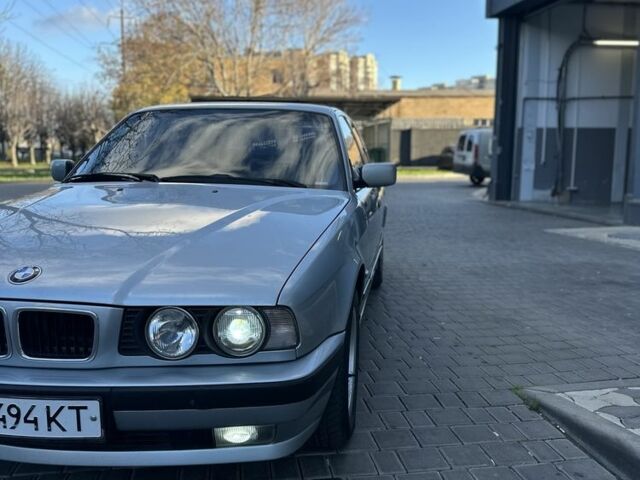 Сірий БМВ 5 Серія, об'ємом двигуна 2.5 л та пробігом 400 тис. км за 3300 $, фото 4 на Automoto.ua