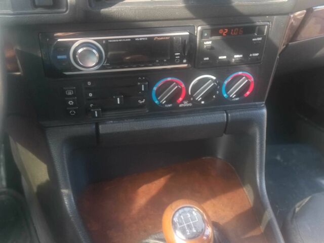 Серый БМВ 5 Серия, объемом двигателя 2 л и пробегом 500 тыс. км за 3000 $, фото 2 на Automoto.ua