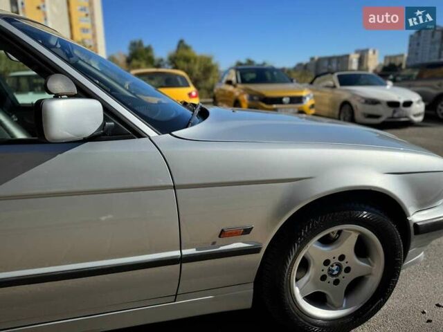 Серый БМВ 5 Серия, объемом двигателя 2 л и пробегом 294 тыс. км за 7337 $, фото 14 на Automoto.ua