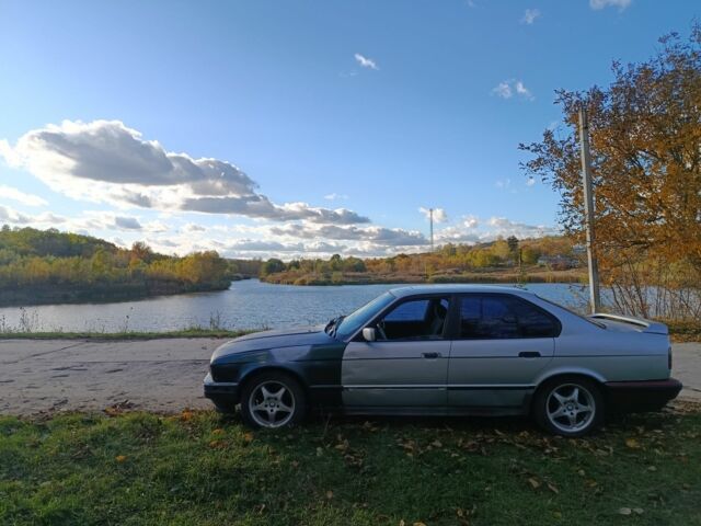 Серый БМВ 5 Серия, объемом двигателя 2.5 л и пробегом 250 тыс. км за 2000 $, фото 1 на Automoto.ua