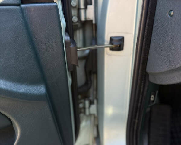 Серый БМВ 5 Серия, объемом двигателя 2.5 л и пробегом 266 тыс. км за 5500 $, фото 14 на Automoto.ua