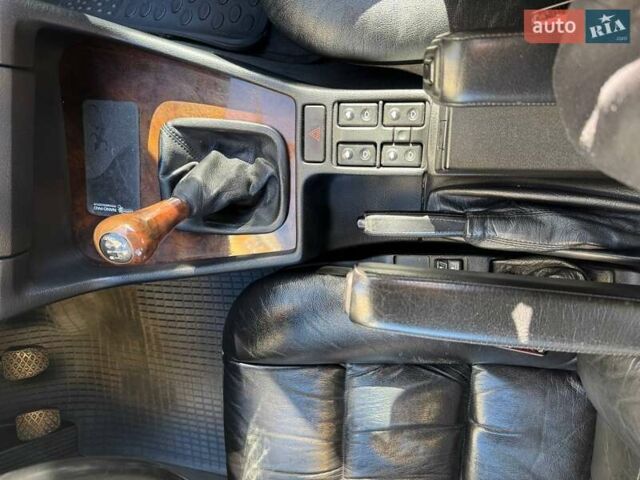 Серый БМВ 5 Серия, объемом двигателя 2 л и пробегом 294 тыс. км за 7337 $, фото 27 на Automoto.ua