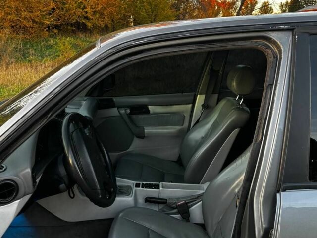 Серый БМВ 5 Серия, объемом двигателя 2 л и пробегом 240 тыс. км за 2500 $, фото 6 на Automoto.ua