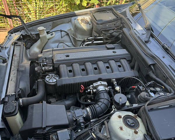 Серый БМВ 5 Серия, объемом двигателя 2 л и пробегом 330 тыс. км за 2700 $, фото 9 на Automoto.ua