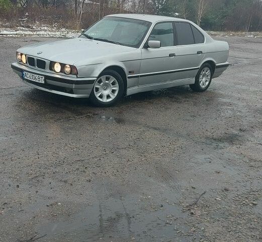 Серый БМВ 5 Серия, объемом двигателя 2 л и пробегом 526 тыс. км за 1700 $, фото 1 на Automoto.ua