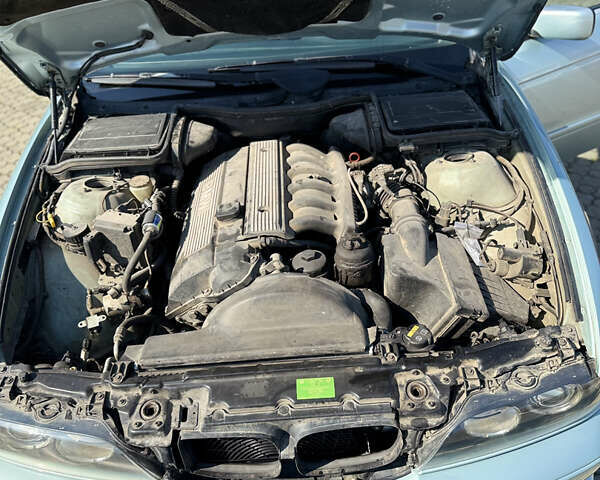 Серый БМВ 5 Серия, объемом двигателя 2.5 л и пробегом 266 тыс. км за 5500 $, фото 16 на Automoto.ua