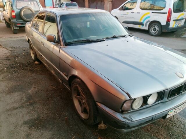 Серый БМВ 5 Серия, объемом двигателя 0 л и пробегом 999 тыс. км за 850 $, фото 2 на Automoto.ua