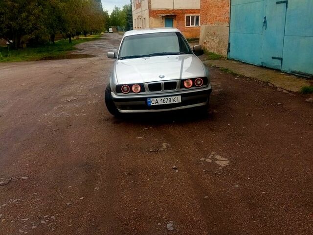 Серый БМВ 5 Серия, объемом двигателя 2 л и пробегом 0 тыс. км за 3500 $, фото 1 на Automoto.ua