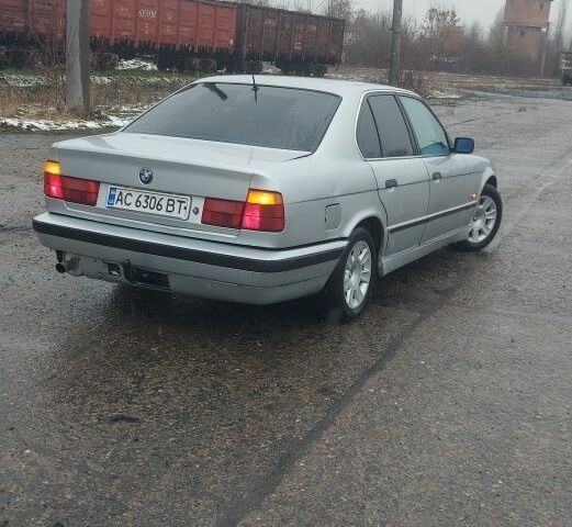 Серый БМВ 5 Серия, объемом двигателя 2 л и пробегом 526 тыс. км за 1700 $, фото 7 на Automoto.ua