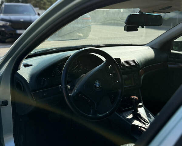 Серый БМВ 5 Серия, объемом двигателя 2.5 л и пробегом 266 тыс. км за 5500 $, фото 5 на Automoto.ua