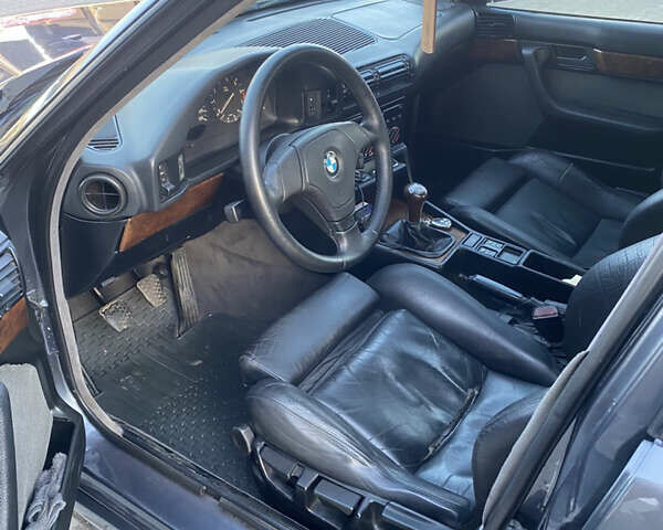 Серый БМВ 5 Серия, объемом двигателя 1.99 л и пробегом 300 тыс. км за 3500 $, фото 4 на Automoto.ua