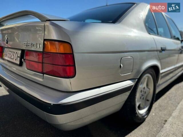 Серый БМВ 5 Серия, объемом двигателя 2 л и пробегом 294 тыс. км за 7337 $, фото 13 на Automoto.ua