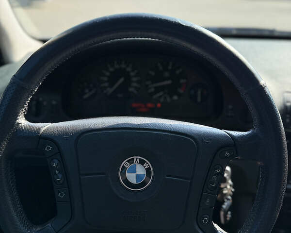 Серый БМВ 5 Серия, объемом двигателя 2.5 л и пробегом 266 тыс. км за 5500 $, фото 28 на Automoto.ua