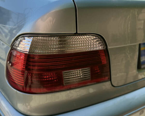 Серый БМВ 5 Серия, объемом двигателя 2.5 л и пробегом 266 тыс. км за 5500 $, фото 21 на Automoto.ua