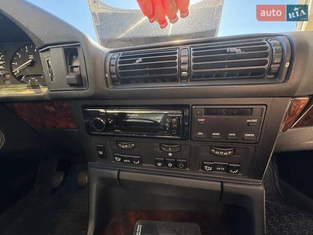 Серый БМВ 5 Серия, объемом двигателя 2 л и пробегом 294 тыс. км за 7337 $, фото 23 на Automoto.ua