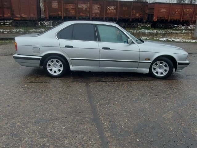 Серый БМВ 5 Серия, объемом двигателя 2 л и пробегом 526 тыс. км за 1700 $, фото 4 на Automoto.ua