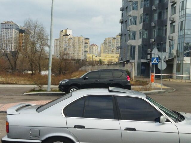 Серый БМВ 5 Серия, объемом двигателя 2.5 л и пробегом 430 тыс. км за 2999 $, фото 4 на Automoto.ua