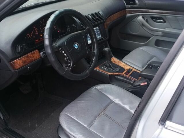 Серый БМВ 5 Серия, объемом двигателя 2.8 л и пробегом 250 тыс. км за 3000 $, фото 6 на Automoto.ua