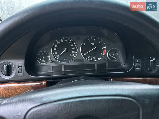 Сірий БМВ 5 Серія, об'ємом двигуна 2.5 л та пробігом 250 тис. км за 8000 $, фото 38 на Automoto.ua