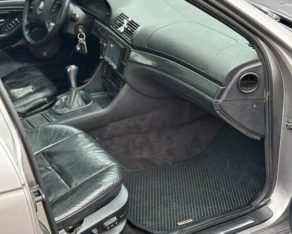 Серый БМВ 5 Серия, объемом двигателя 2.79 л и пробегом 450 тыс. км за 3500 $, фото 16 на Automoto.ua